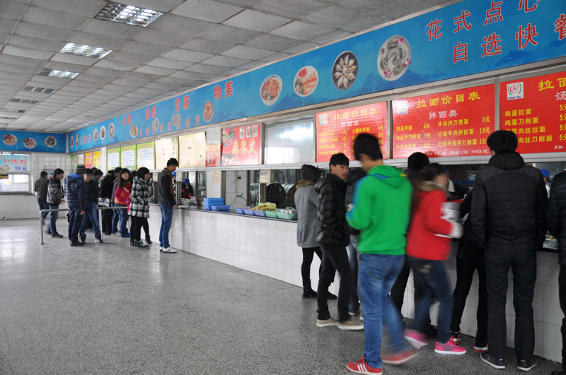 学校食堂